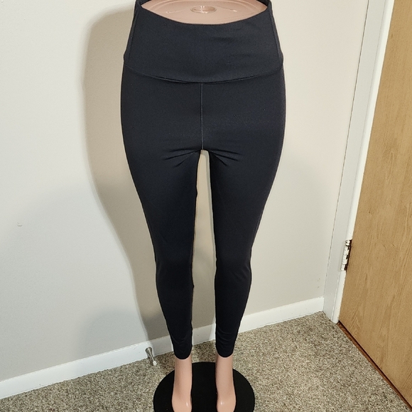 YITTY Black High-Waisted Leggings for Versatile Wear - Picture 8 of 10